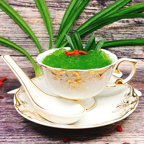 Yến với lá dứa